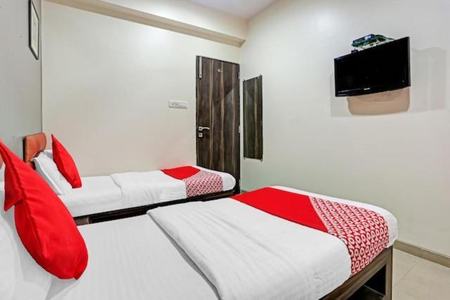 Hotel Amfahh - Andheri West Railway Station 뭄바이 외부 사진