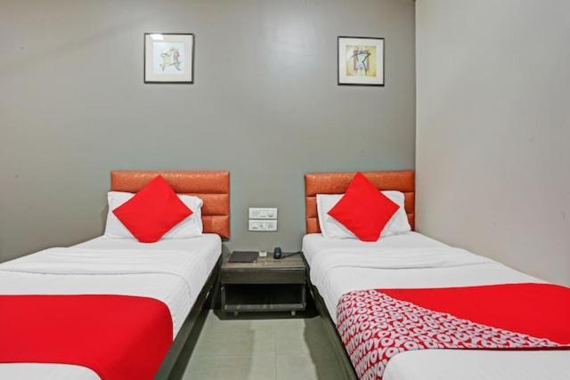 Hotel Amfahh - Andheri West Railway Station 뭄바이 외부 사진