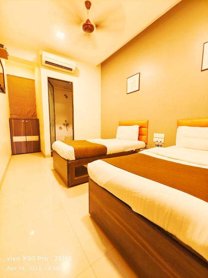 Hotel Amfahh - Andheri West Railway Station 뭄바이 외부 사진