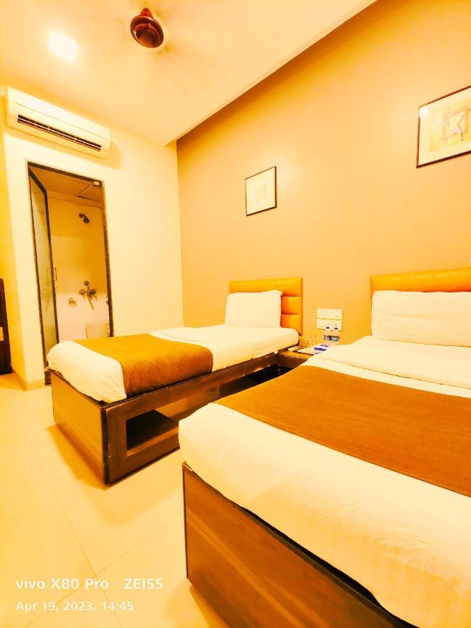 Hotel Amfahh - Andheri West Railway Station 뭄바이 외부 사진