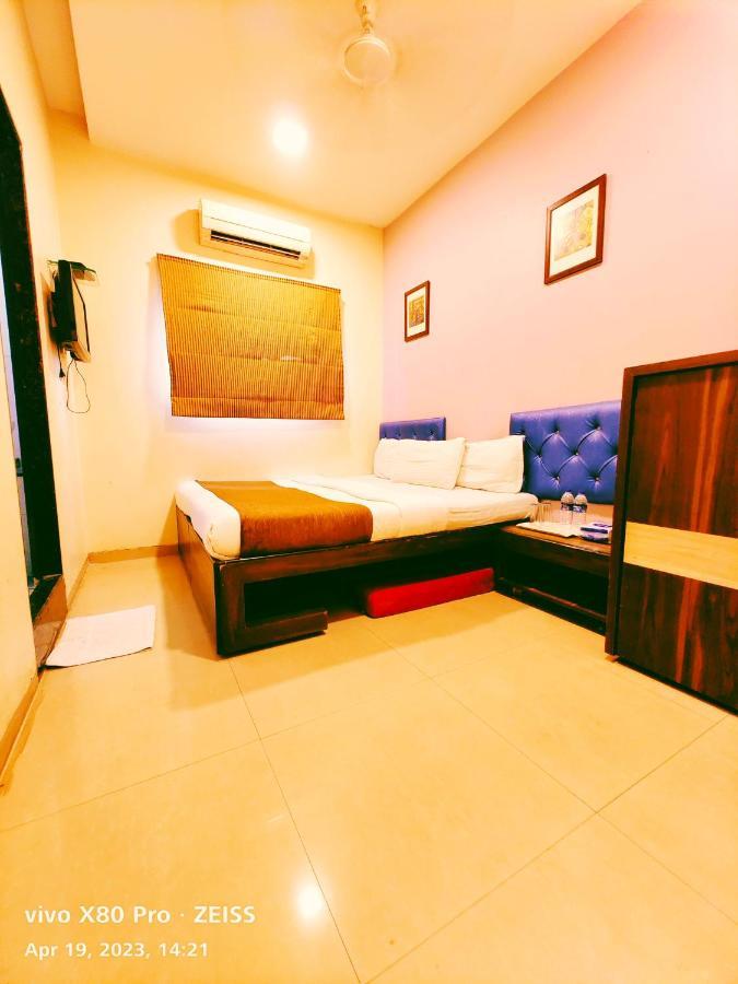 Hotel Amfahh - Andheri West Railway Station 뭄바이 외부 사진