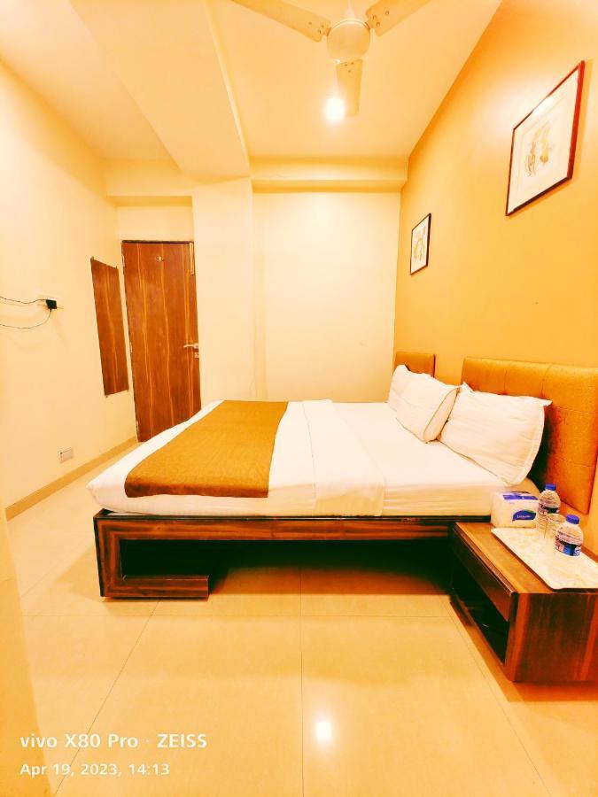 Hotel Amfahh - Andheri West Railway Station 뭄바이 외부 사진