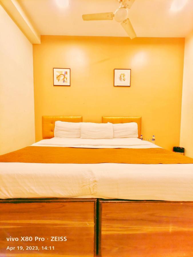 Hotel Amfahh - Andheri West Railway Station 뭄바이 외부 사진