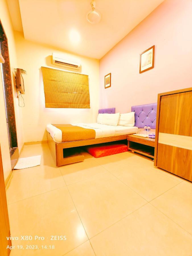 Hotel Amfahh - Andheri West Railway Station 뭄바이 외부 사진