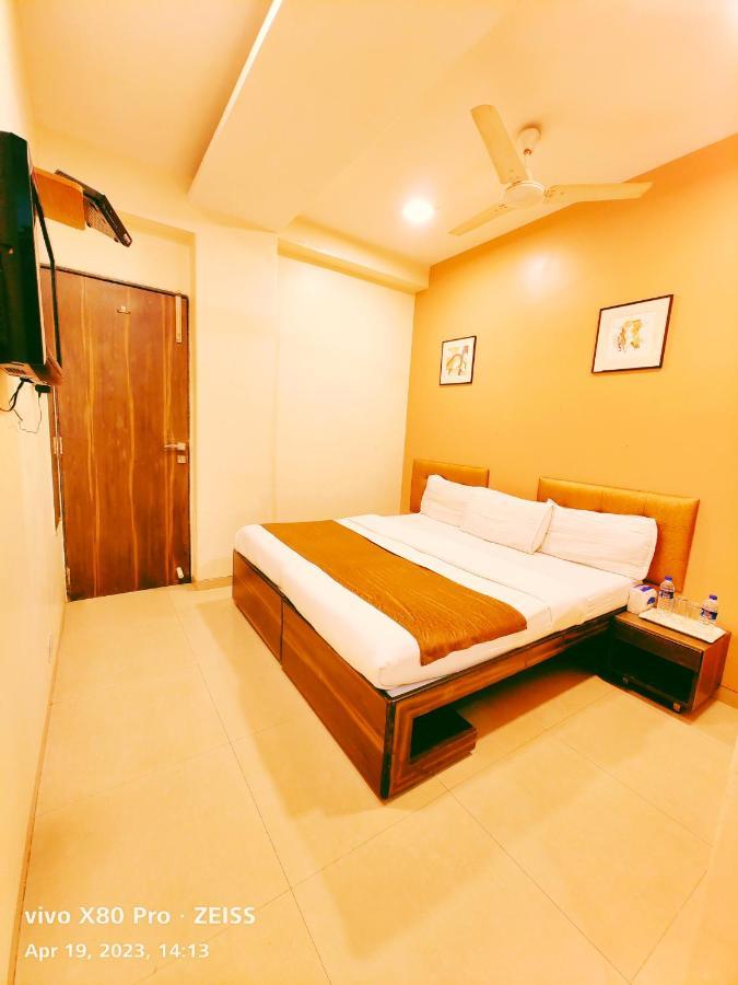 Hotel Amfahh - Andheri West Railway Station 뭄바이 외부 사진