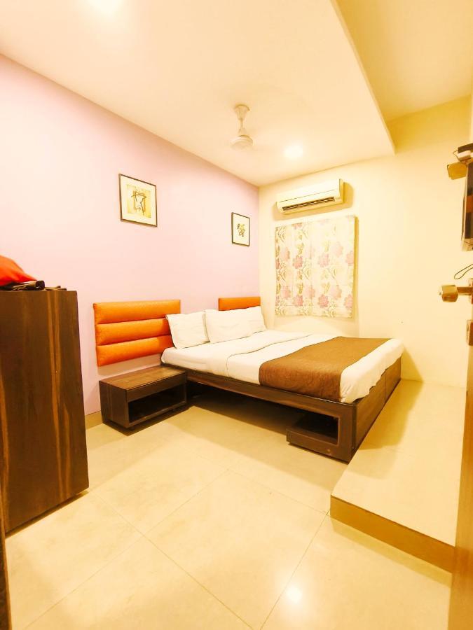 Hotel Amfahh - Andheri West Railway Station 뭄바이 외부 사진